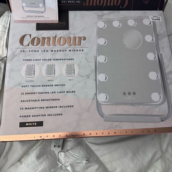 Contour Tri-Tone LED MakeupMirror w 3 light colors & 7X mag round suction mirror - Picture 7 of 9